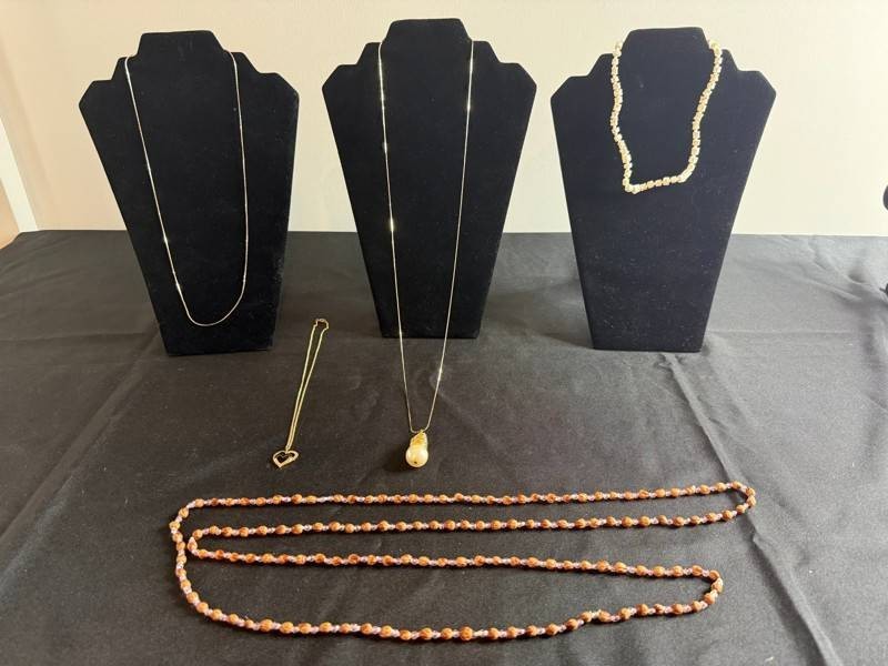 VTG Costume Jewelry Necklaces - Pendant & Beaded Assortment