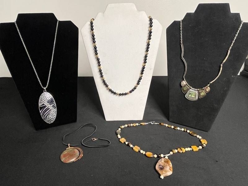 VTG Costume Jewelry Necklace Assortment Inc Napier - Pendant & Beaded Necklaces
