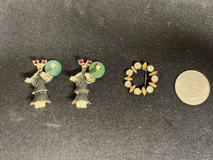 VTG Costume Jewelry - Figural Pins & Floral Wreath Brooch
