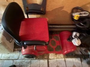 Mobile scooter with battery and charger