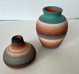 Pair of James and Miki Dine Navajo Seed Pots