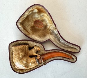 Antique Dog Motif Meerschaum Pipe