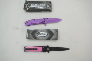 New pocket knives, lot of two