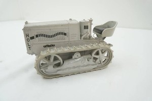 Special Edition 1993 Ertl Caterpillar, iron with rubber tracks