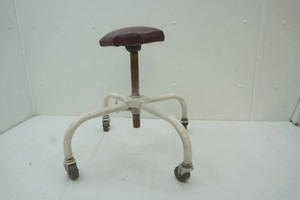 shop stool on wheels