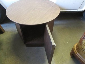 Retro end table