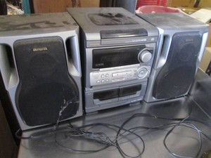 Aiwa bookshelf stereo