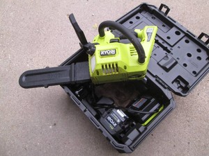 Ryobi cordless 40v 12in chainsaw with case, battery and charger