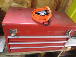 Red metal 3-drawer lift top toolbox