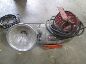 Craftsman oil less sprayer and clamp style treble light