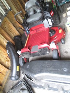 Toro EXI 2200 v-twin 724cc 22.0hp zero turn lawn mower with 42in cutting deck and bagging system