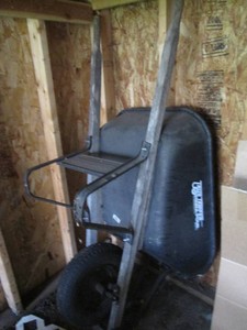 True Temper metal bucket wheelbarrow