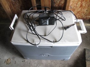 Igloo 12v electric cooler with power supply