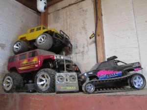 Remote control Pick up and Hummers unknown if all remotes are present