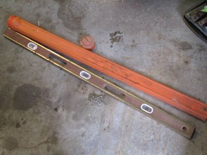 Construction level with Maves level case