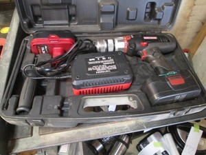 Craftsman 19.2v drill with 2 batteries and charger in hardside case