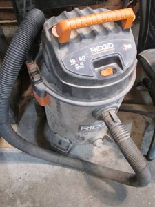 Ridgid 16-gallon 6.5hp snr portable shop vac with hose, misc attachments and accessory basket