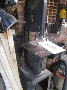 Cal-Hawk 14in wood cutting band saw