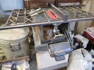 Heavy duty table saw on rolling stand