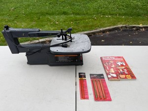 Craftsman 16in Variable-Speed Scroll Saw Model 113.273097