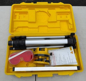 Northern Industrial Tools Multi-Beam Laser Level Kit