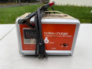 Montgomery Ward 6 Amp Battery Charger 612V 61-81058