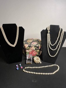 VTG Mixed Costume Jewelry Group - Pearl-Style Jewelry, Earrings & Cubic Zirconia