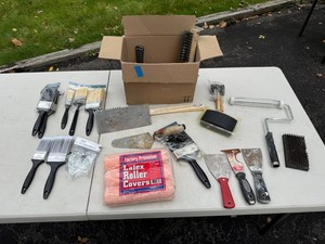 Mixed Lot Painting Brushes, Rollers, Scrapers & Trowels