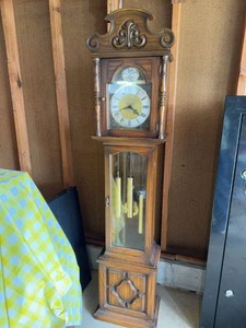 Traditional Wood Grandmother Floor Clock With Weights Pendulum