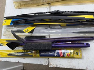 Michelin 20in Wiper Blades & Snow Brush Mixed Auto Accessory Lot