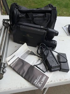 Sharp VL-L390U VHS Camcorder Kit w Tripod Bag Charger Battery Manual