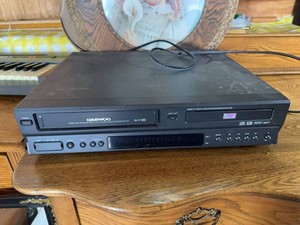 Daewoo DVD VHS Combo Player Recorder Hi-Fi 4 Head DV6T811N