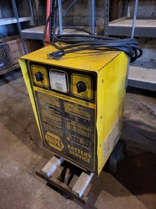 NAPA 85-910 Battery Charger Booster 6V 12V Wheeled Shop Unit