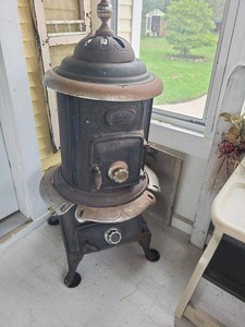 Antique Comfort Stove Cast Iron Parlor Heater Round Pot Belly Stove