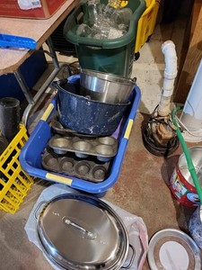 Mixed Kitchenware Lot Roaster Enamel Pot Muffin Tins Glass Jars