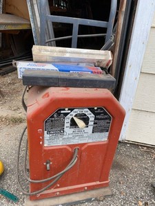 Lincoln Electric AC-225-S Arc Welder with Stick Electrode Lot