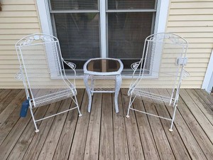 3-Piece White Patio Chair and Side Table Set Floral Metal Mesh