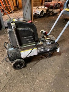 Husky 8 Gallon Portable Air Compressor 150 PSI Horizontal Tank
