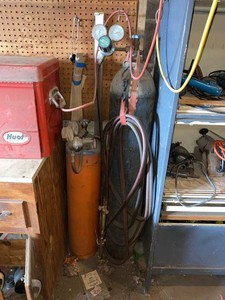 Group Airco Oxy Acetylene Torch Set w Tanks Regulators & Hoses