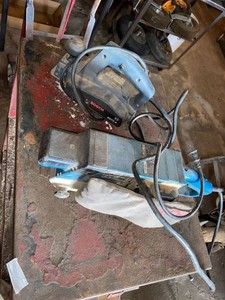 Group Bosch 3272A Planer & Ryobi BE-321 Belt Sander