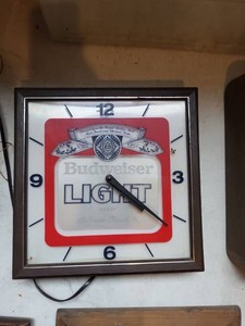 Vintage Budweiser Light Beer Electric Advertising Wall Clock