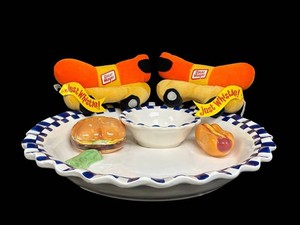 LL - Novelty Food Platter Set - Oscar Mayer Plush Hot Dogs