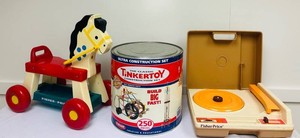 LL - Vintage Toy Mixed Lot - Fisher-Price Horse, Phonograph & Tinkertoy Set
