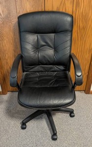 O - Office Chair - Black Padded Swivel Chair