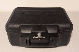 O - Fire-Resistant Safe - SentrySafe Small Keyed Safe