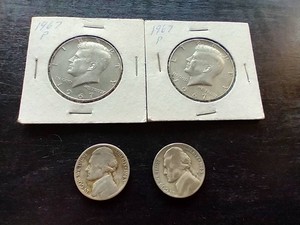(4) Silver Coins - (2) 40% Kennedy & (2) 35% War Nickels