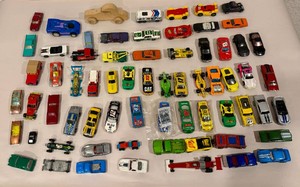 Large Assortment of Matchbox, Hot Wheels and other toy cars.