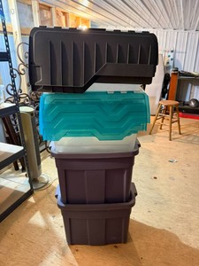 6 Storage Totes with Lids