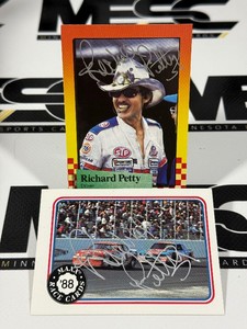 Richard Petty (2) Autograph NASCAR Racing Cards