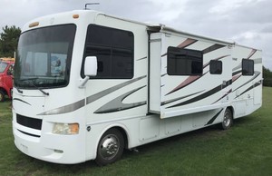 2011 Thor 33 Hurricane Motorhome